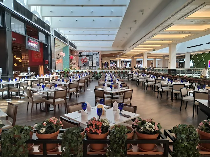 Best Restaurants at Mall of the Emirates 2025 | Dining, Offers & Guide