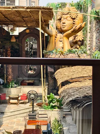 Brown Cortile gallery image 4