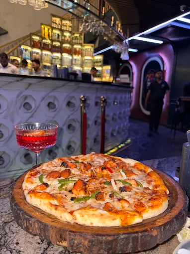 Flos Music Bar gallery image 1